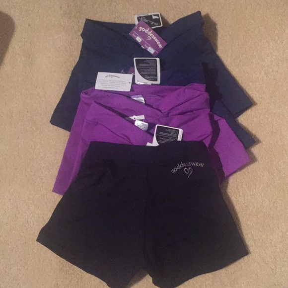 Sexy booty flattering workout shorts - Picture 3 of 8